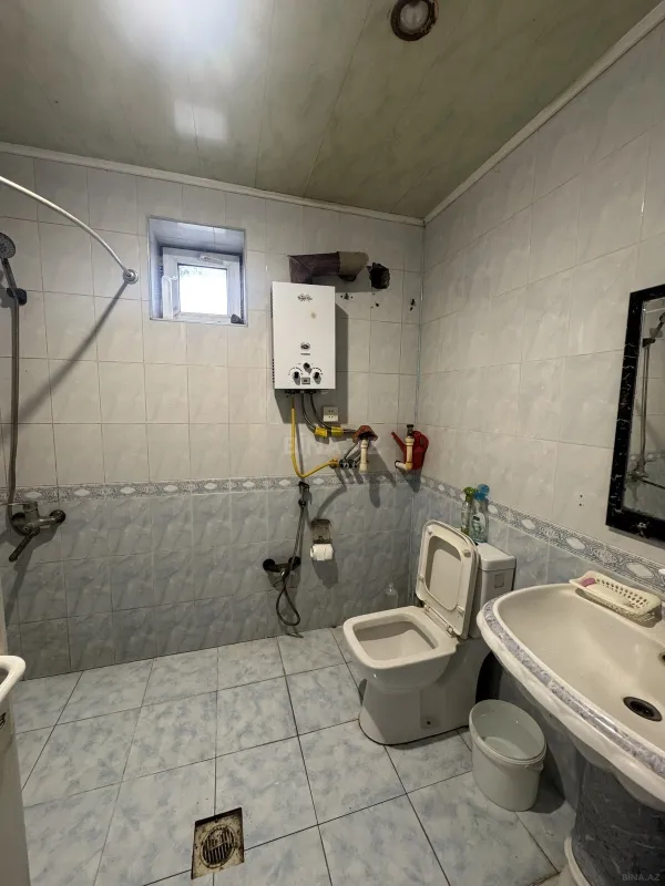 Satılır 6 otaqlı həyət evi 400 m²