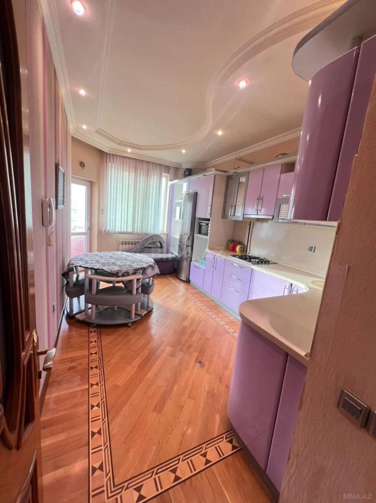 Kirayə verilir 3 otaqlı mənzil 120 m²