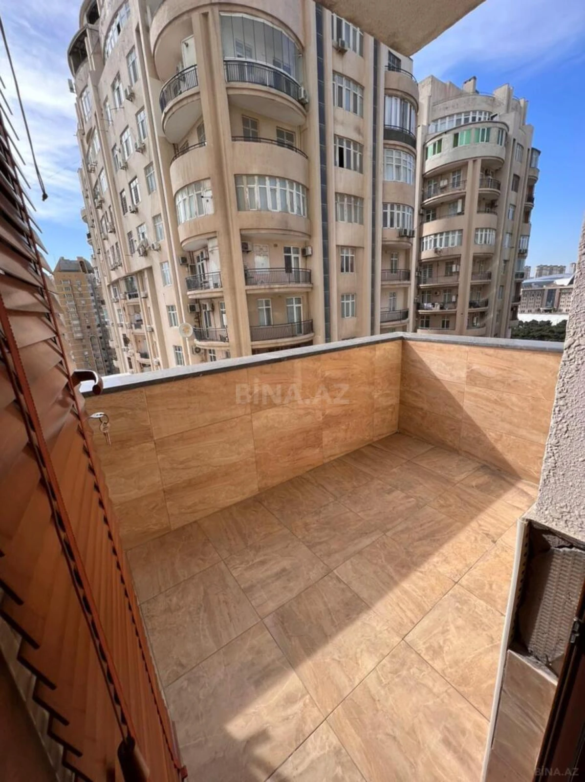 Kirayə verilir 3 otaqlı mənzil 120 m²