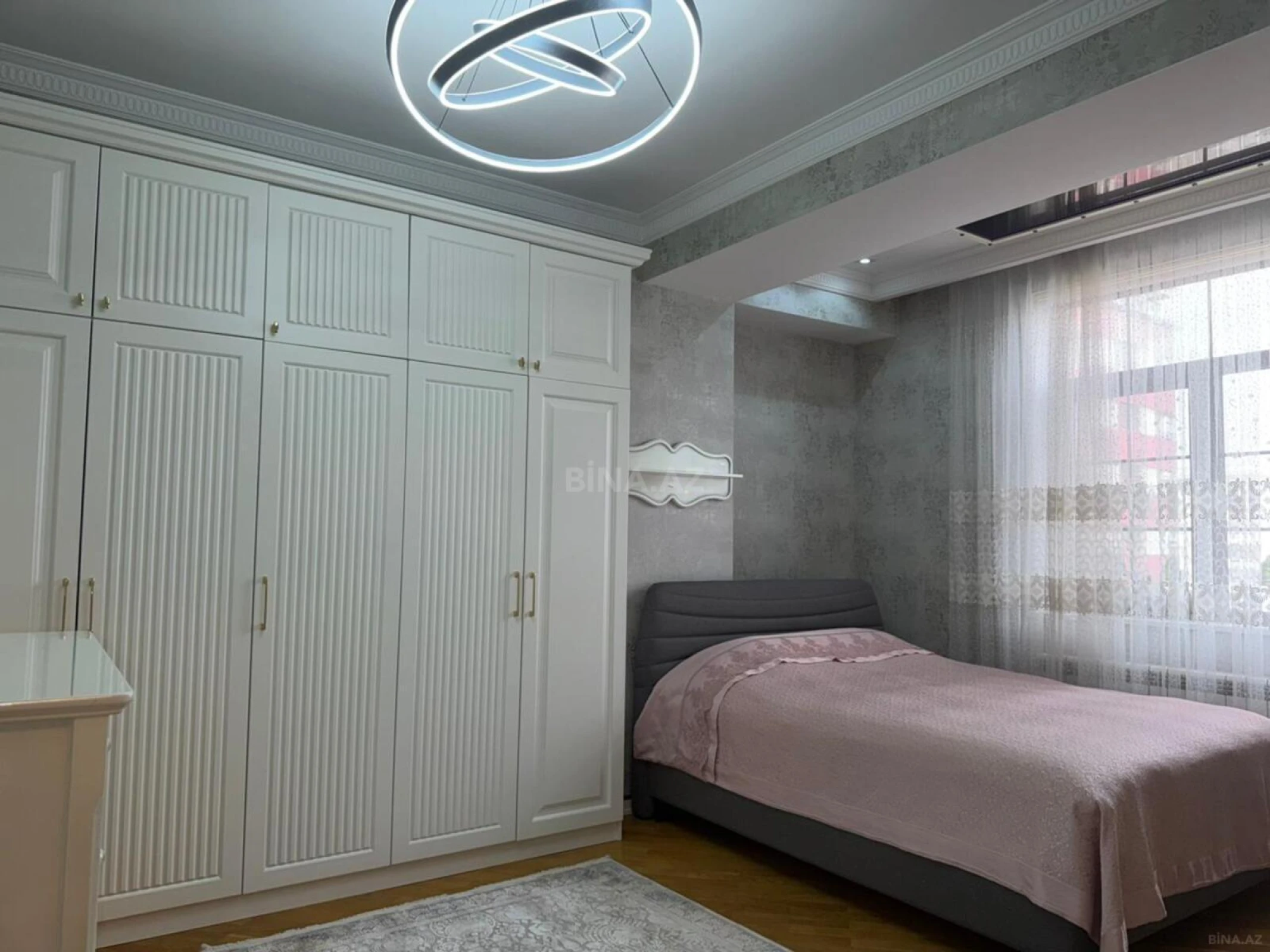 Satılır 3 otaqlı mənzil 154 m²