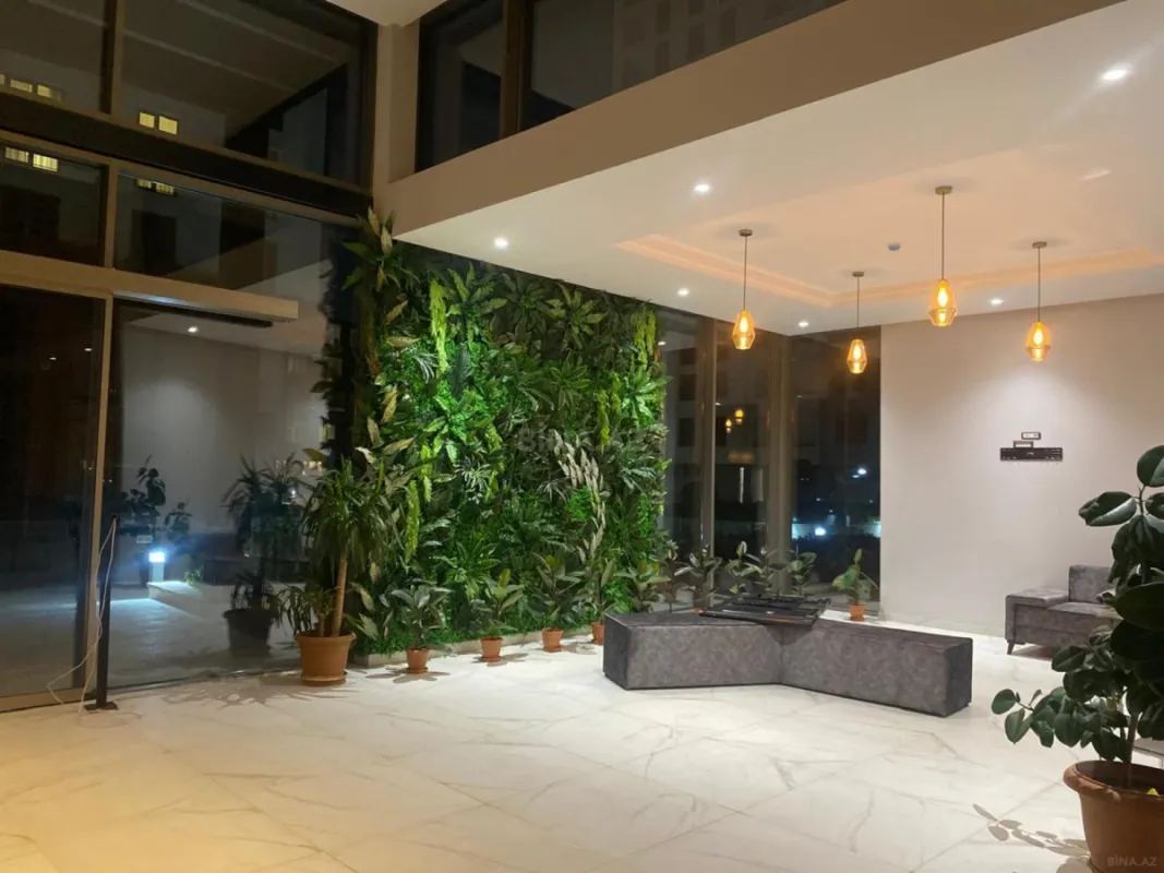 Satılır 4 otaqlı mənzil 160 m²