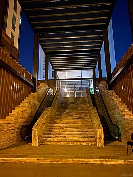 Satılır 4 otaqlı mənzil 160 m²