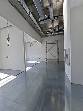 Kirayə verilir 3 otaqlı ofis 680 m²