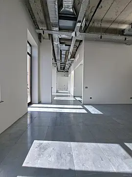 Kirayə verilir 3 otaqlı ofis 680 m²