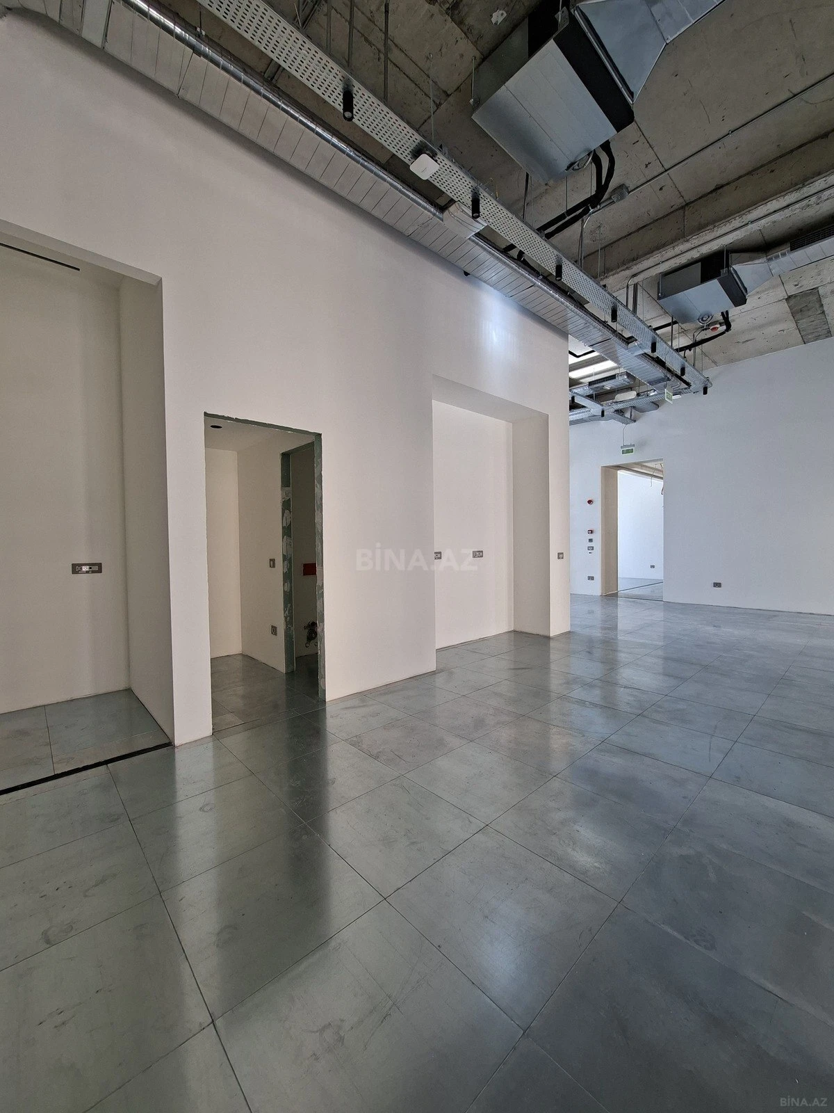 Kirayə verilir 3 otaqlı ofis 680 m²