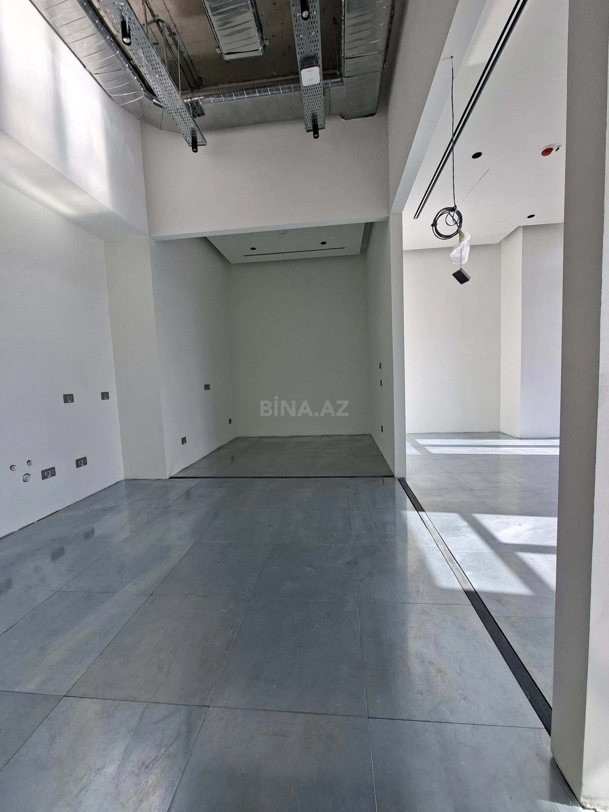 Kirayə verilir 3 otaqlı ofis 680 m²