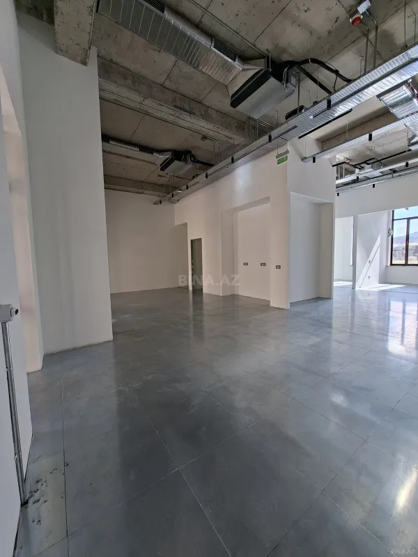 Kirayə verilir 3 otaqlı ofis 680 m²