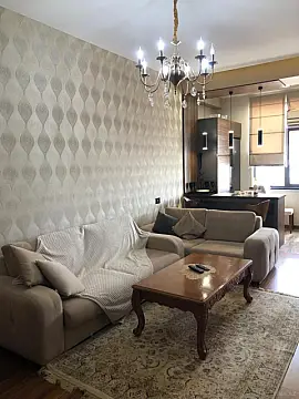 Kirayə verilir 2 otaqlı mənzil 77 m²