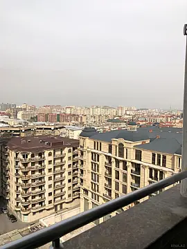 Kirayə verilir 2 otaqlı mənzil 77 m²