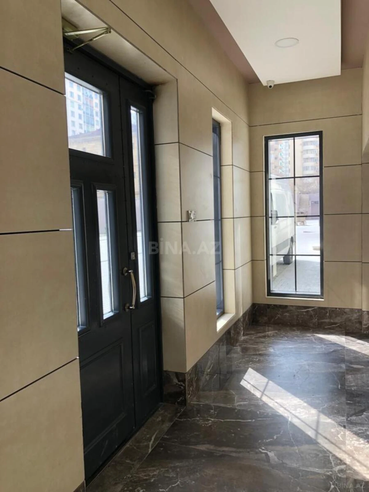 Kirayə verilir 2 otaqlı mənzil 77 m²