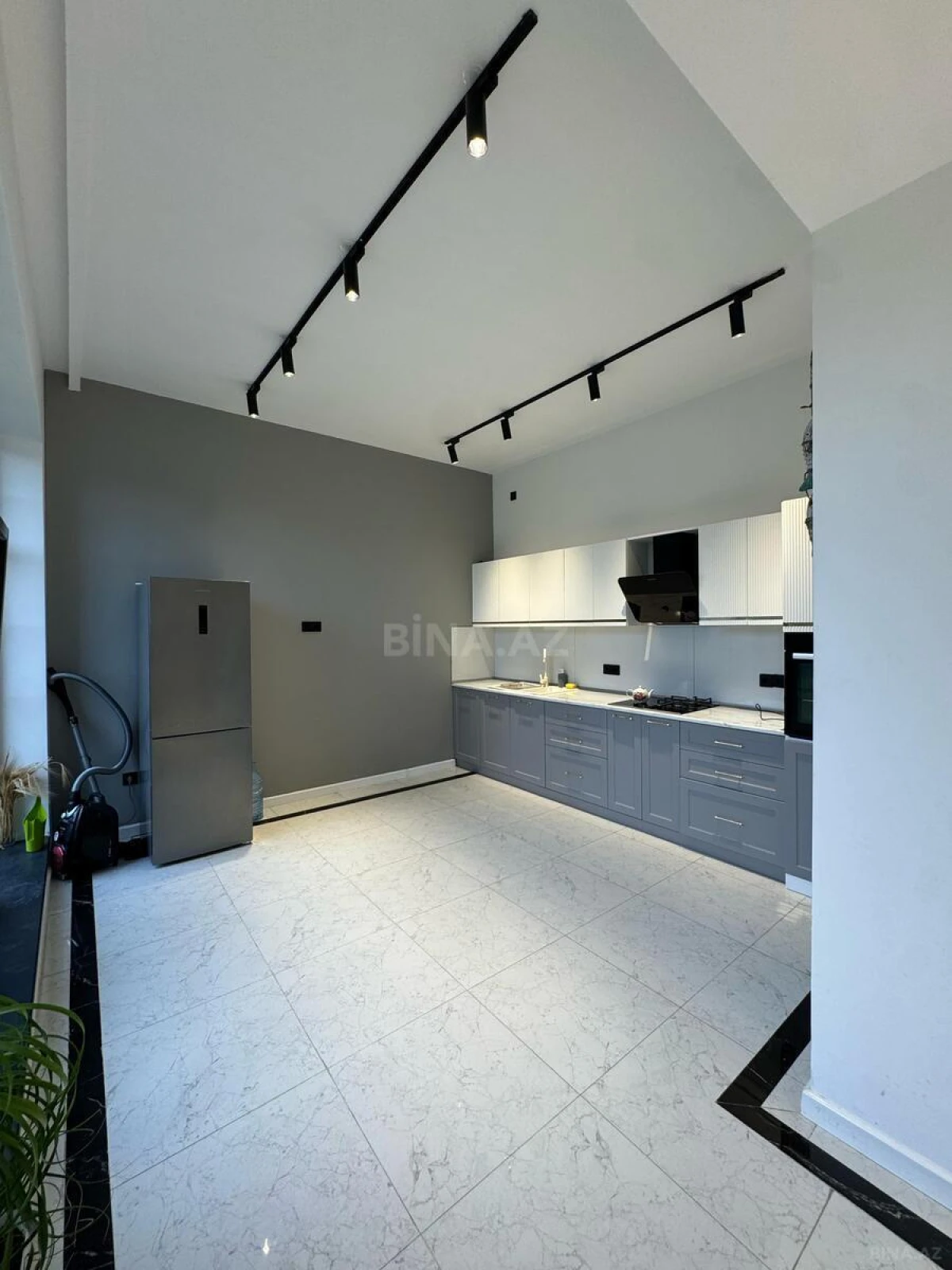 Kirayə verilir 4 otaqlı həyət evi 200 m²