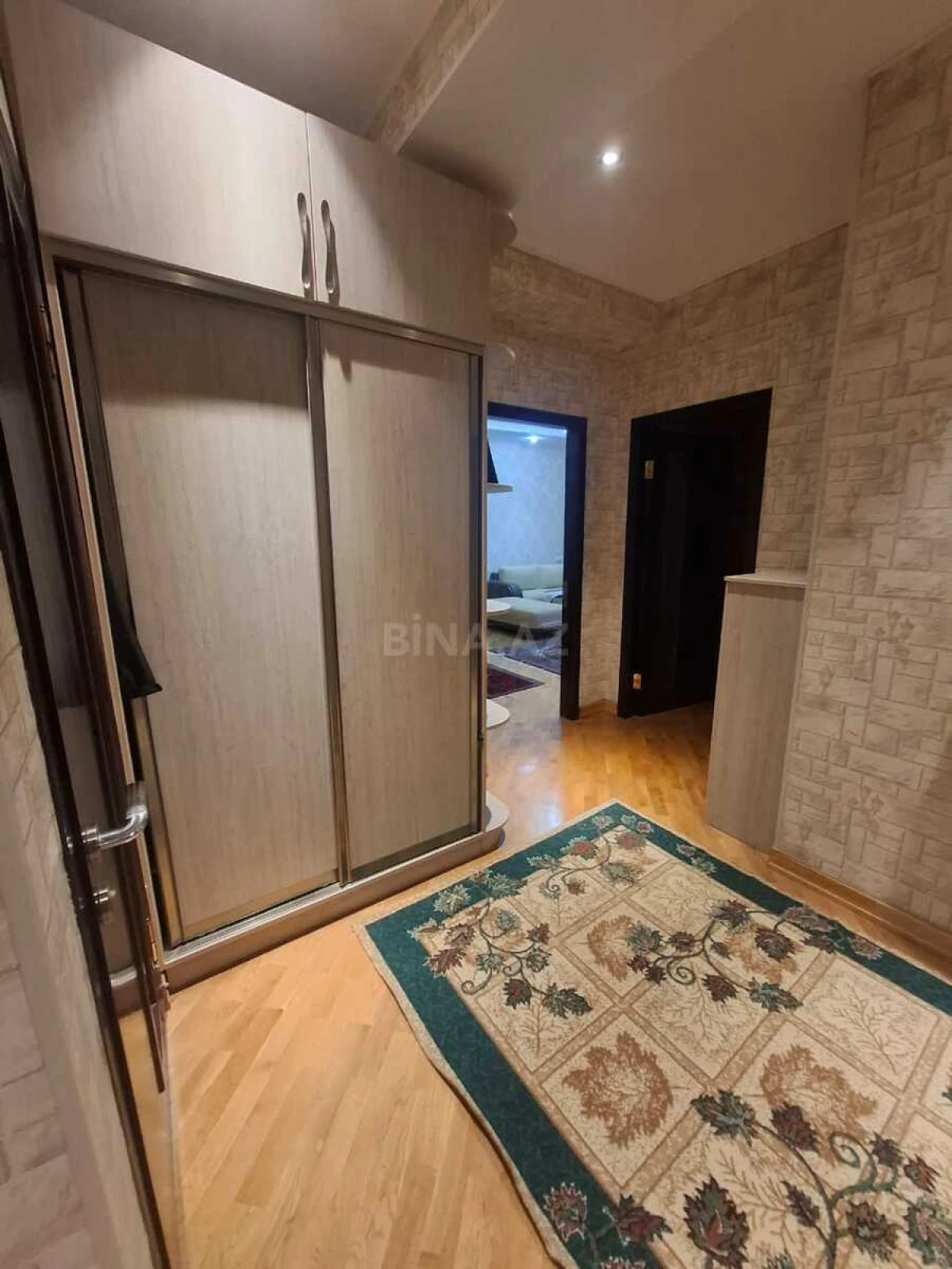 Kirayə verilir 3 otaqlı mənzil 90 m²