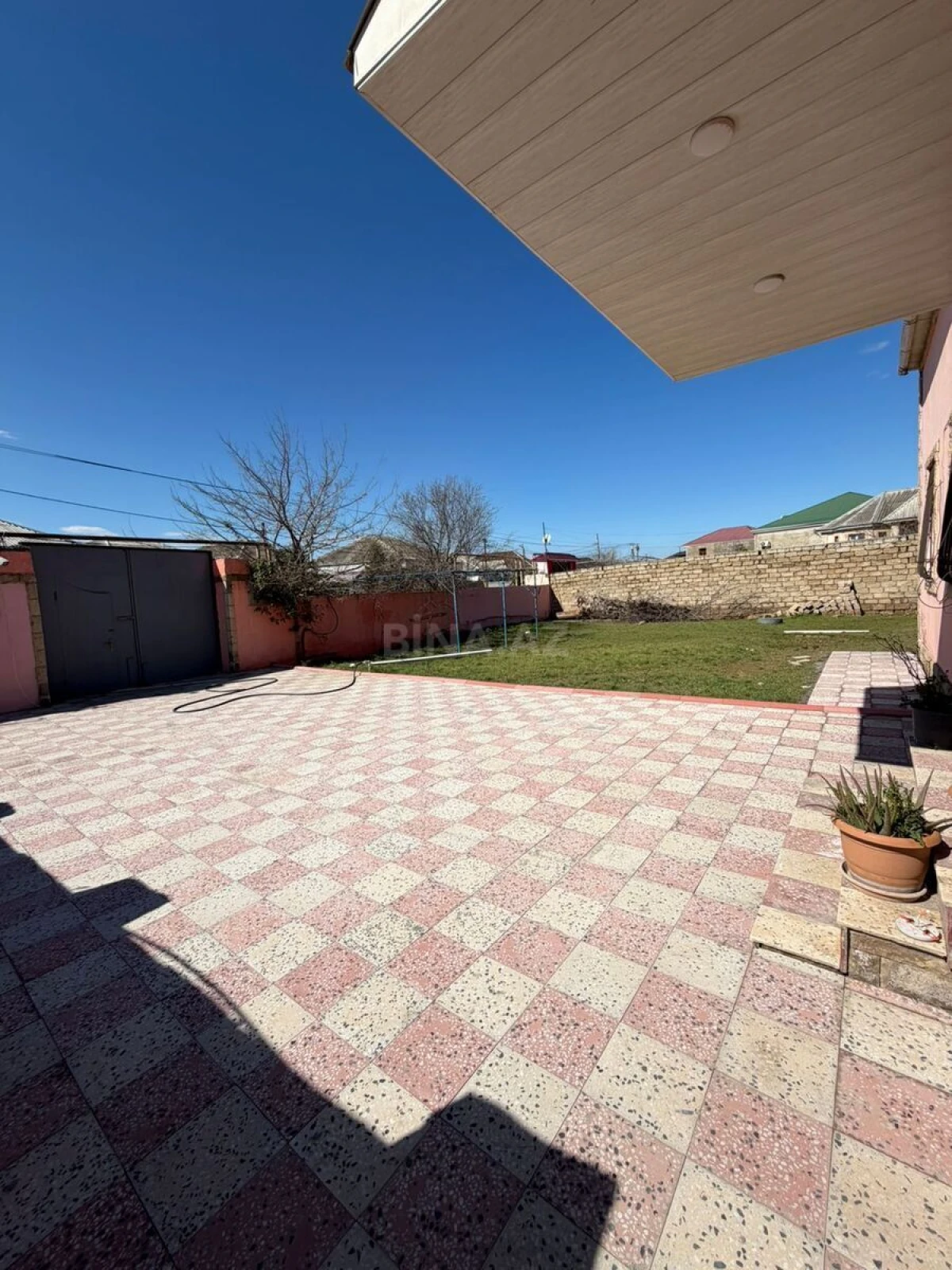 Satılır 5 otaqlı həyət evi 150 m²