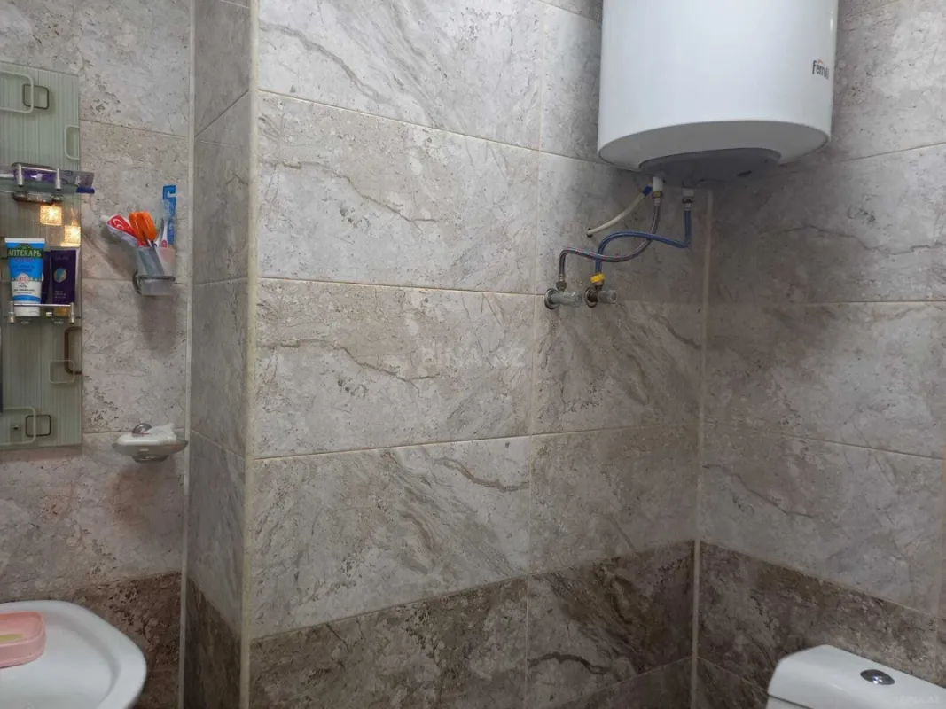 Satılır 4 otaqlı mənzil 100 m²