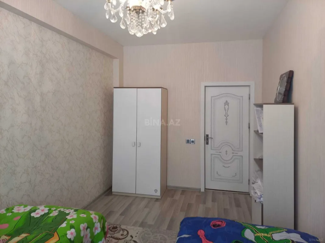 Satılır 4 otaqlı mənzil 100 m²