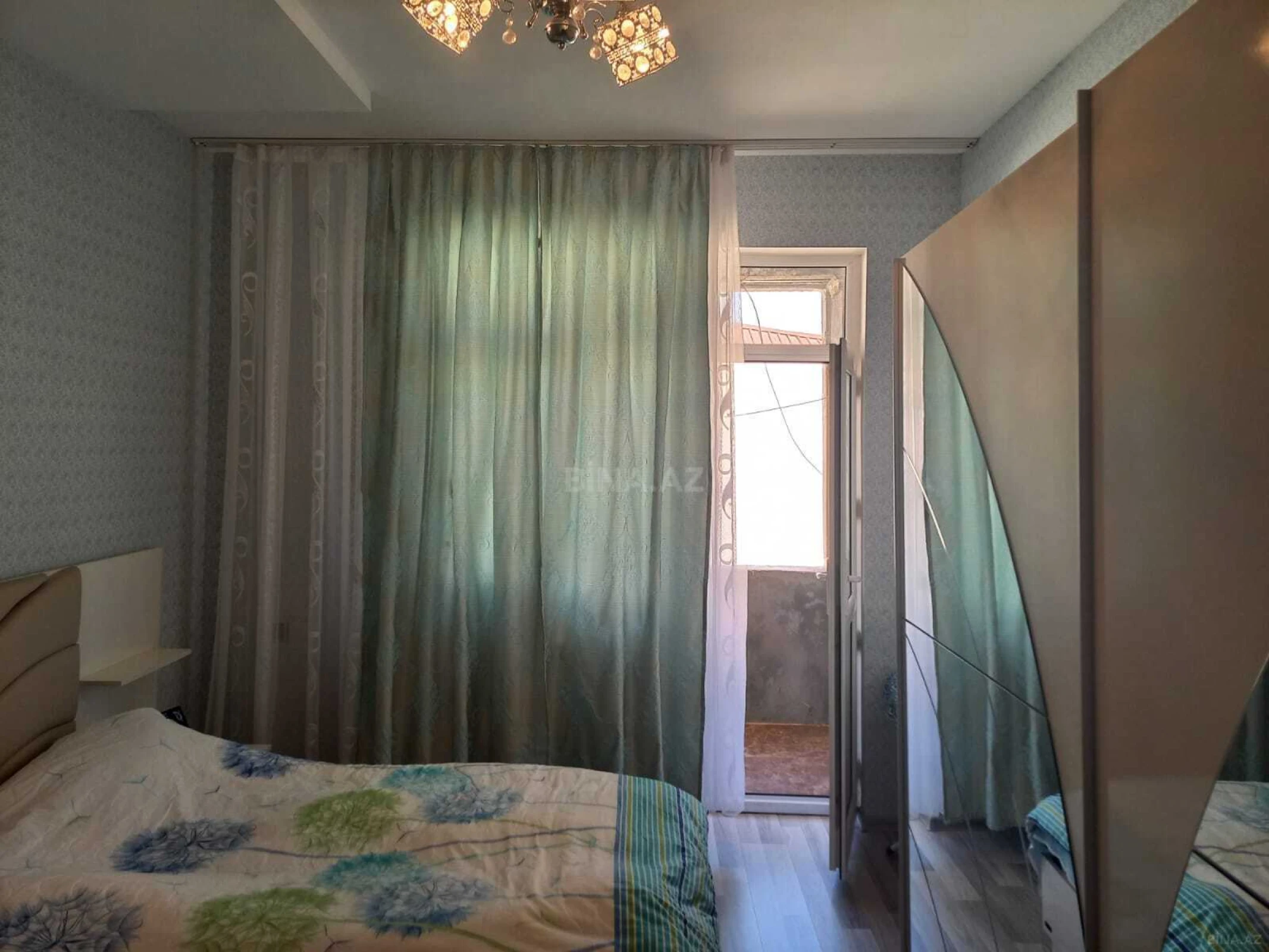 Satılır 4 otaqlı mənzil 100 m²