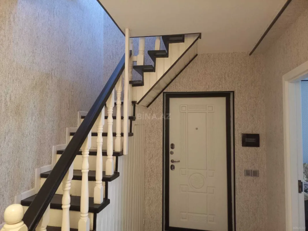 Satılır 4 otaqlı mənzil 100 m²