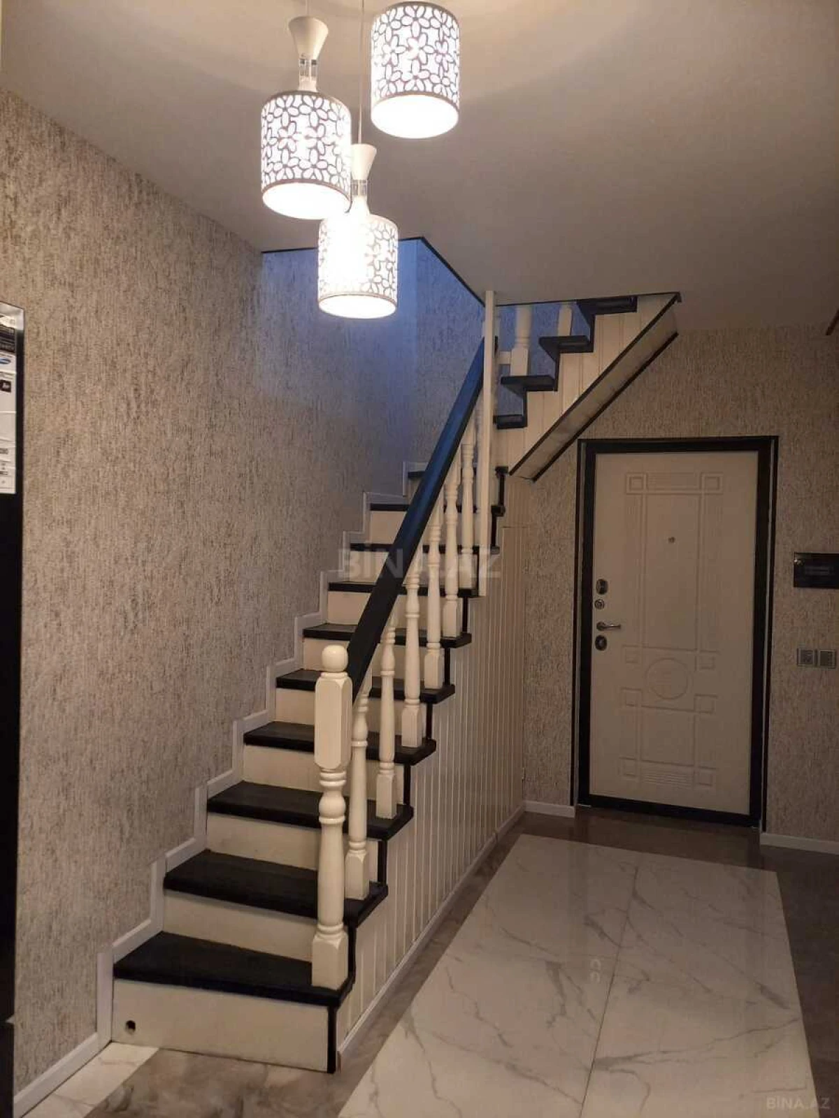 Satılır 4 otaqlı mənzil 100 m²