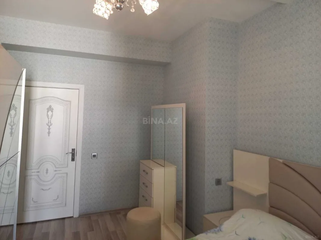 Satılır 4 otaqlı mənzil 100 m²