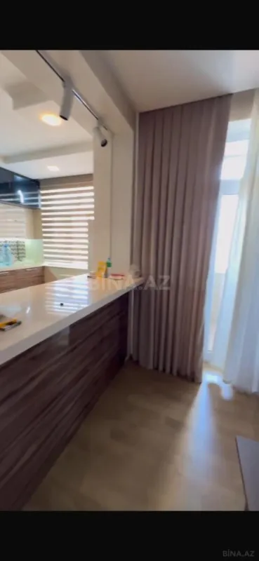 Satılır 3 otaqlı mənzil 130 m²