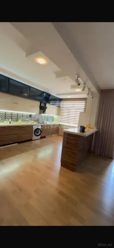 Satılır 3 otaqlı mənzil 130 m²