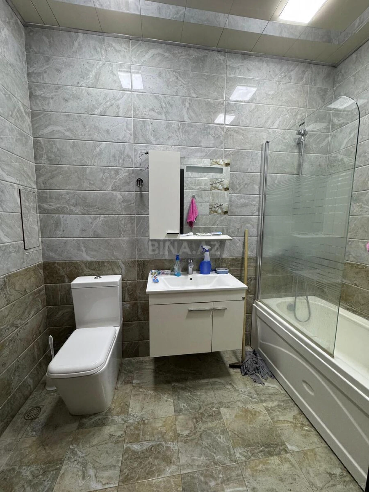 Satılır 3 otaqlı mənzil 130 m²