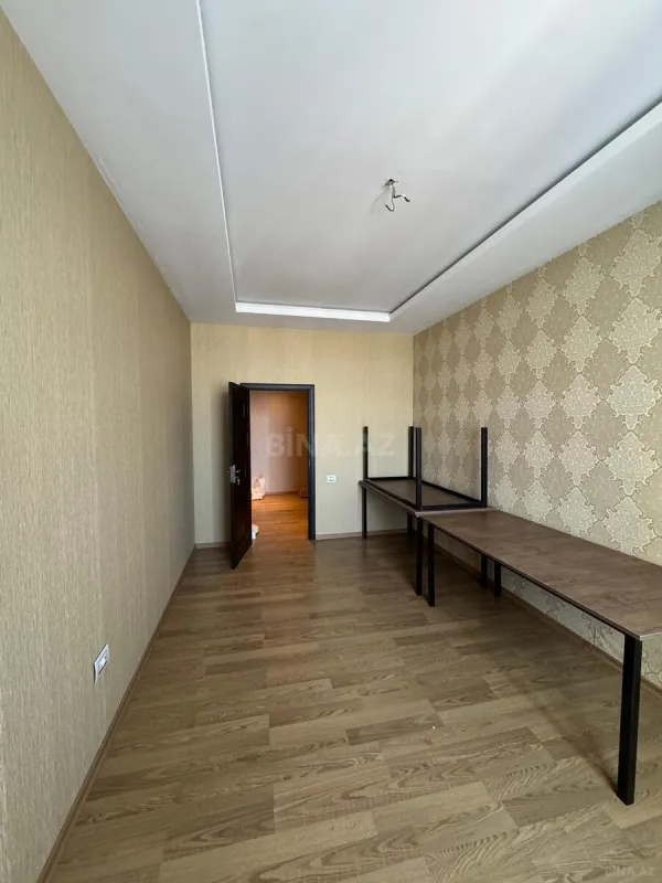 Satılır 3 otaqlı mənzil 130 m²