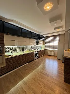 Satılır 3 otaqlı mənzil 130 m²