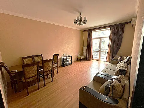Satılır 2 otaqlı mənzil 70 m²
