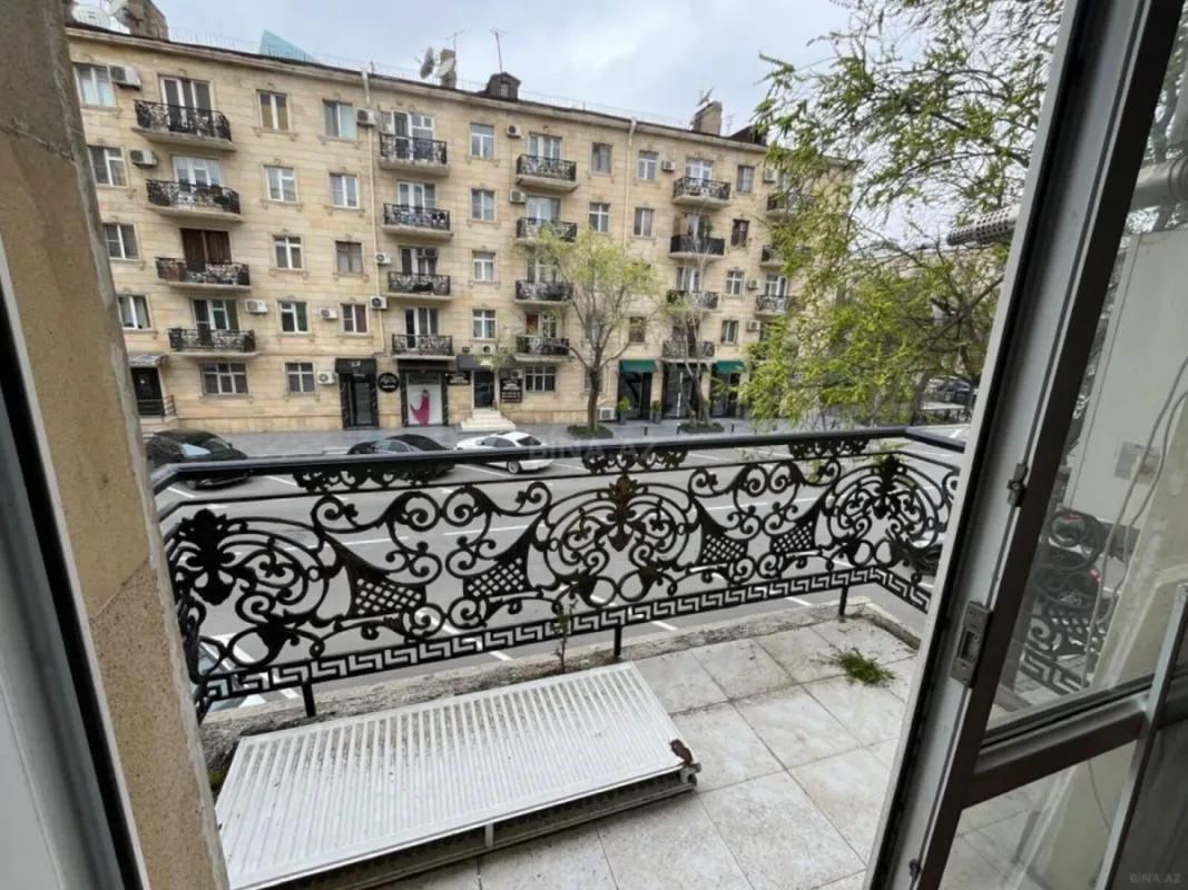 Satılır 2 otaqlı mənzil 70 m²