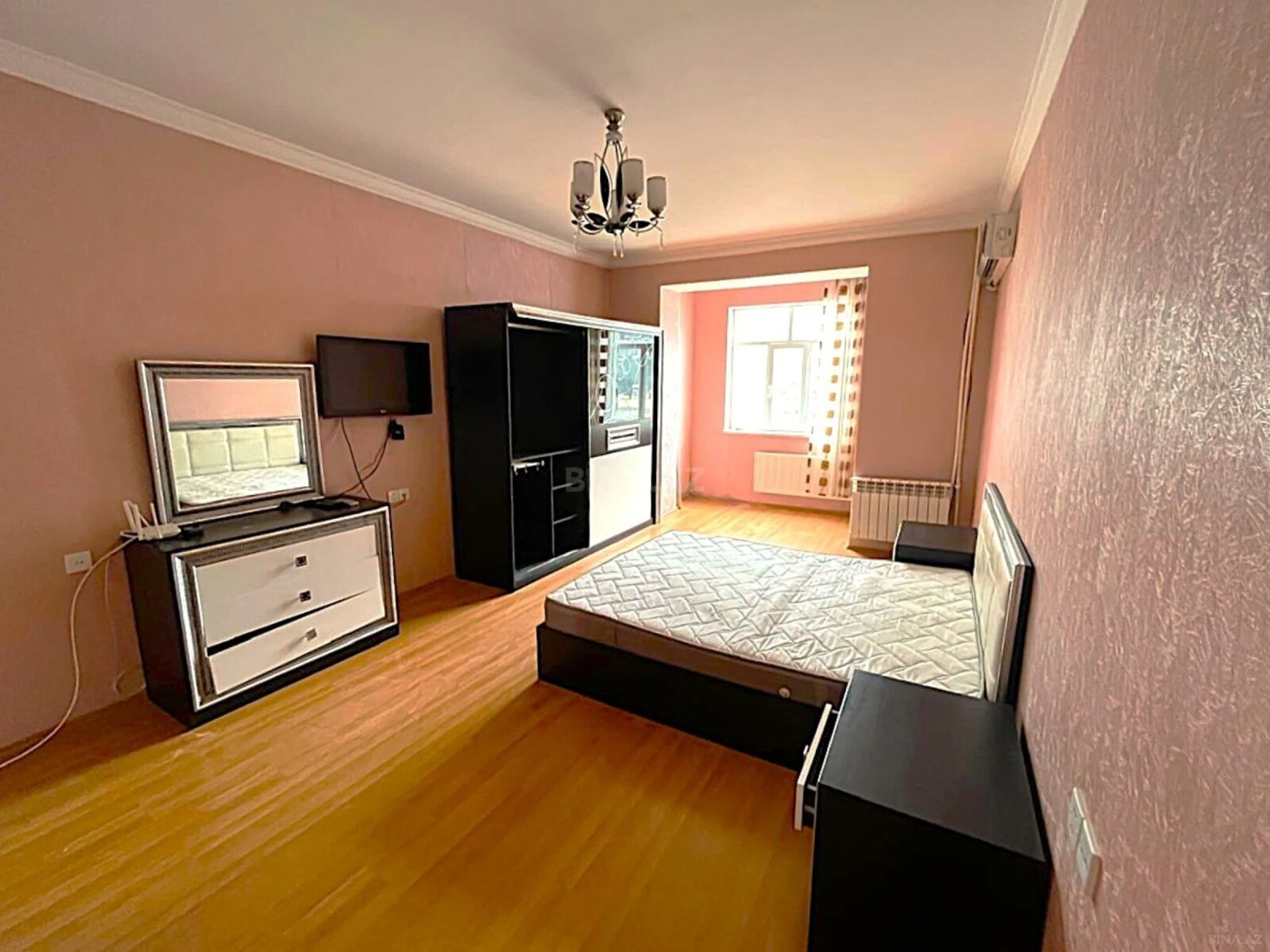 Satılır 2 otaqlı mənzil 70 m²