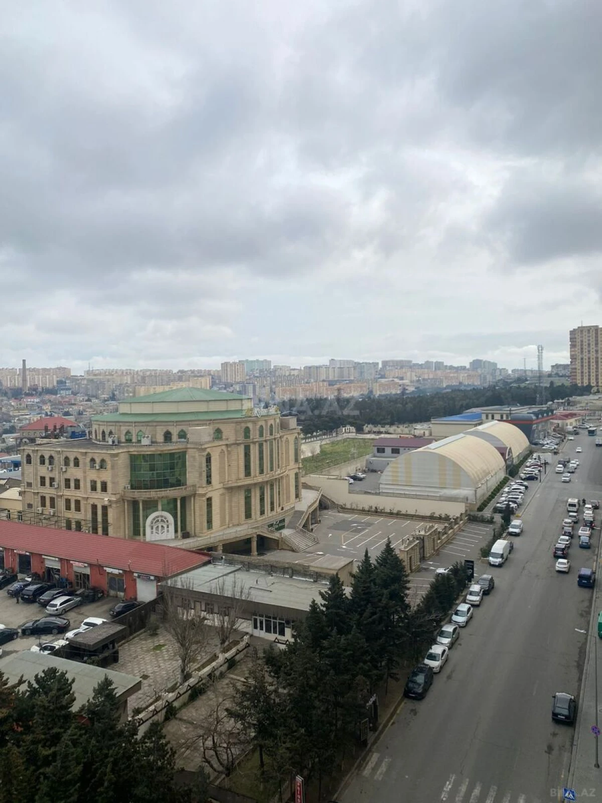 Kirayə verilir 3 otaqlı mənzil 124 m²