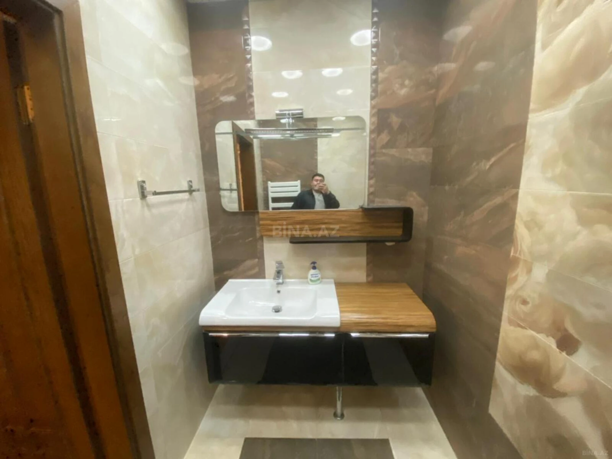 Satılır 3 otaqlı mənzil 135 m²