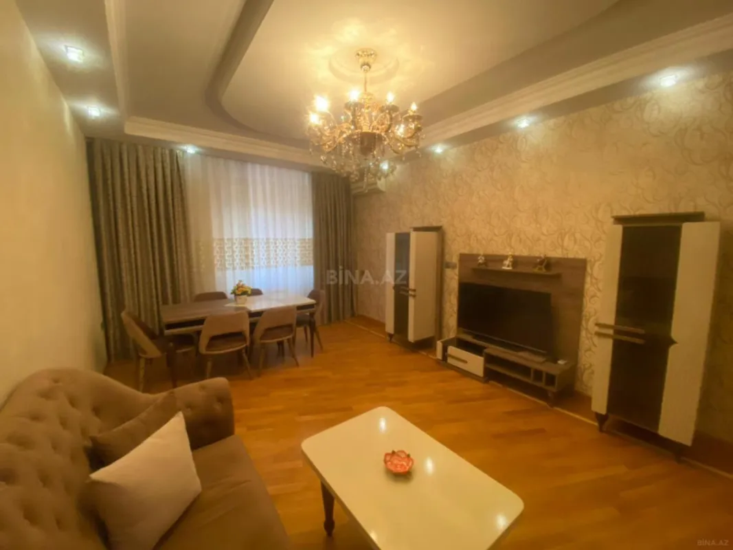 Satılır 3 otaqlı mənzil 135 m²