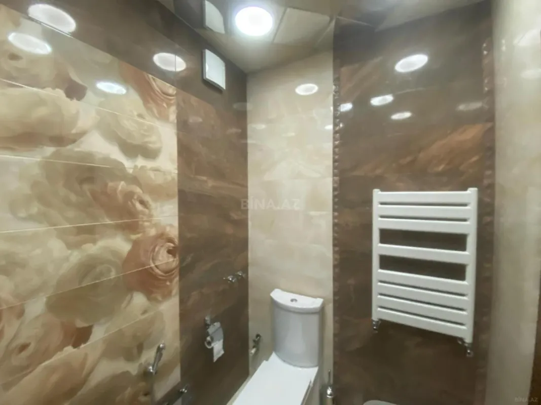 Satılır 3 otaqlı mənzil 135 m²