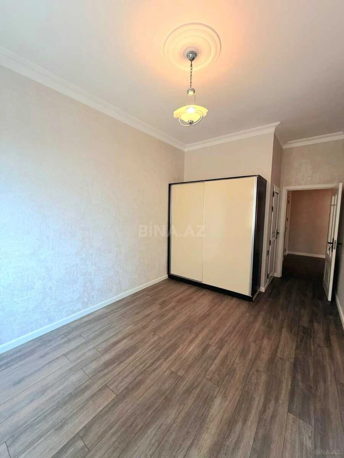 Satılır 3 otaqlı mənzil 110 m²