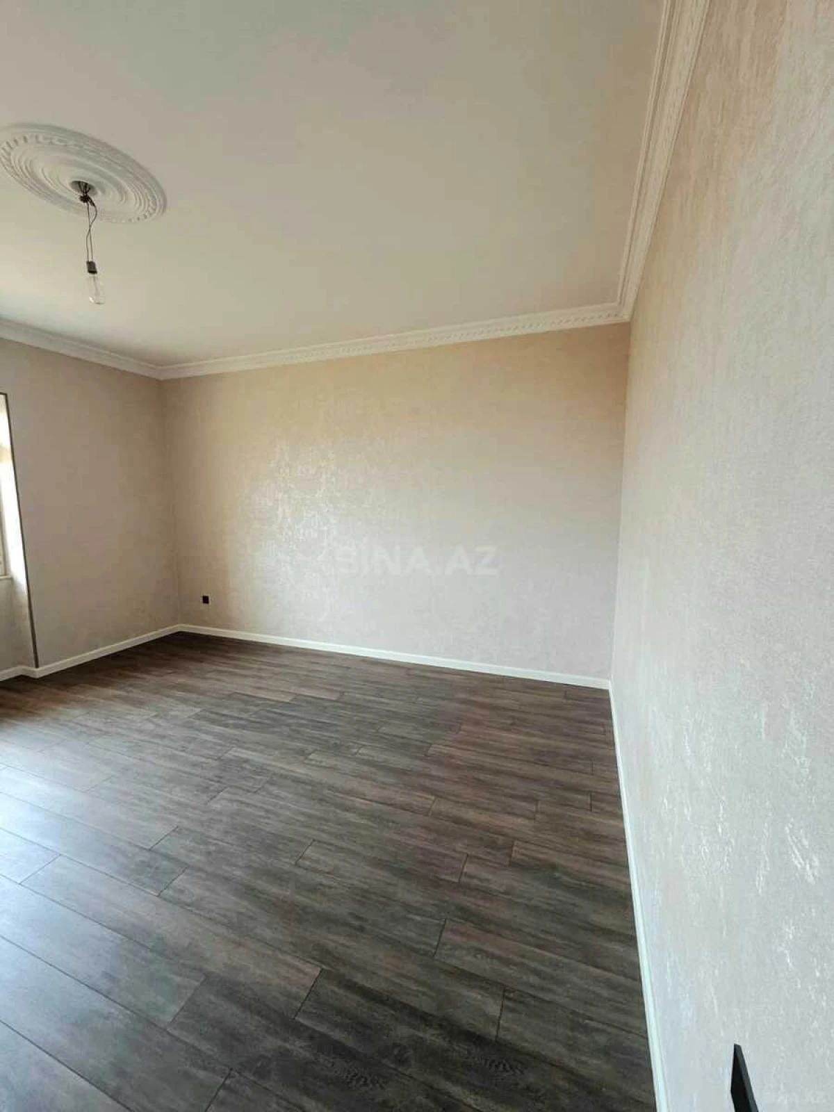 Satılır 3 otaqlı mənzil 110 m²