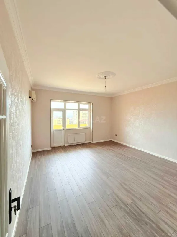 Satılır 3 otaqlı mənzil 110 m²