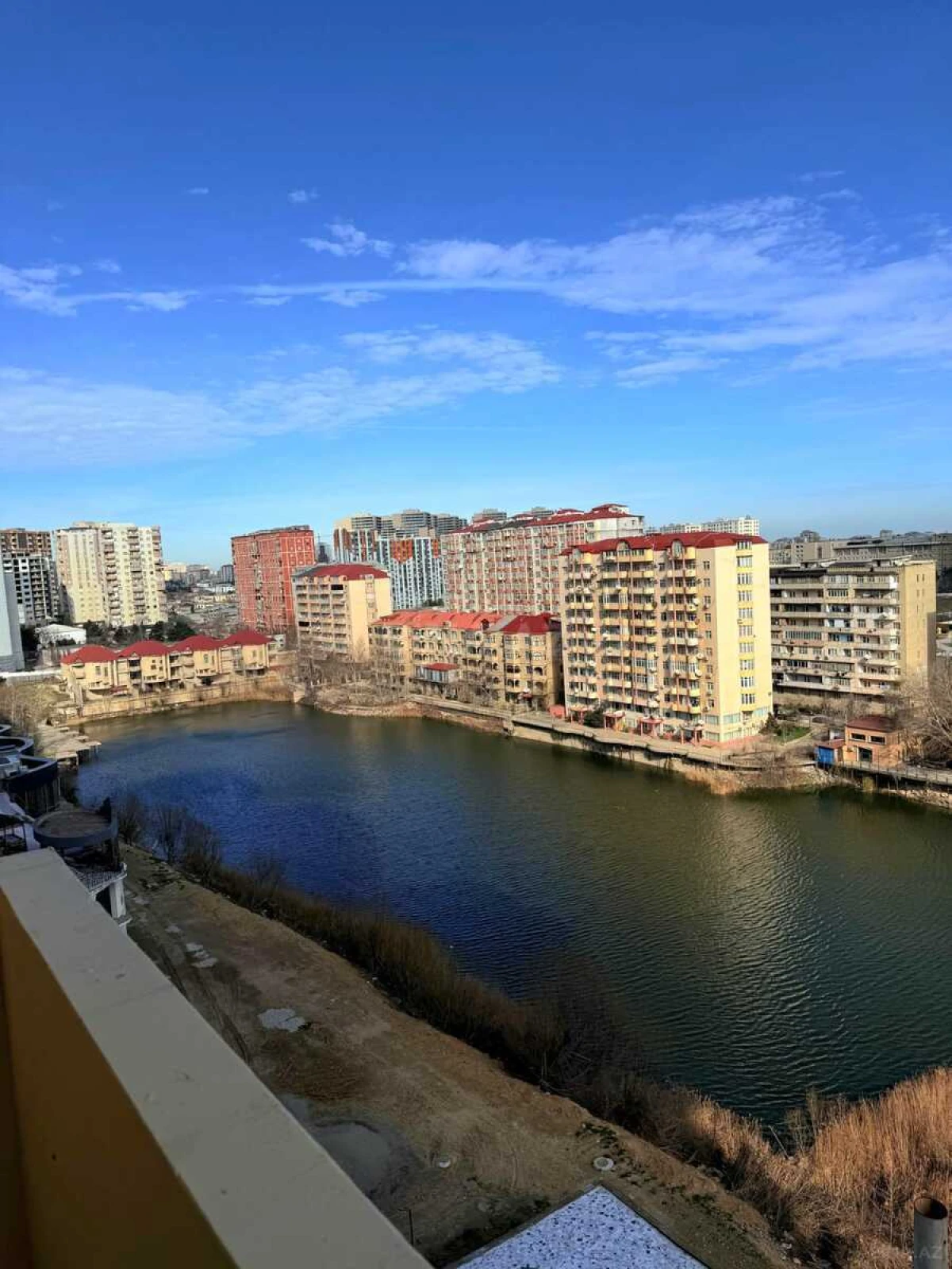 Satılır 3 otaqlı mənzil 110 m²