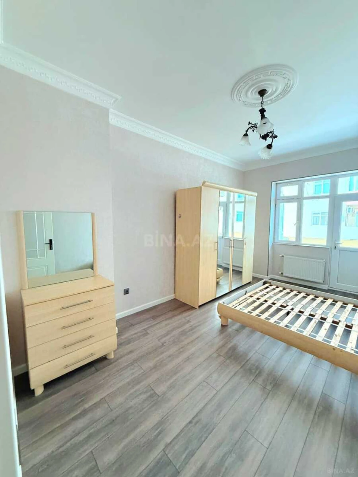 Satılır 3 otaqlı mənzil 110 m²