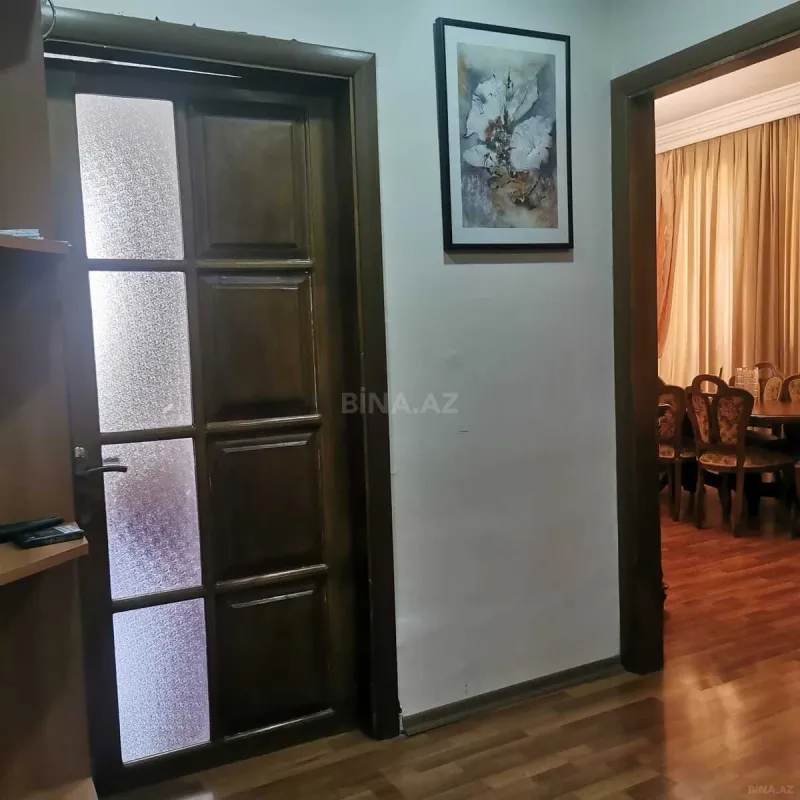Satılır 2 otaqlı mənzil 76 m²