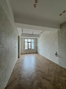Satılır 4 otaqlı mənzil 210 m²