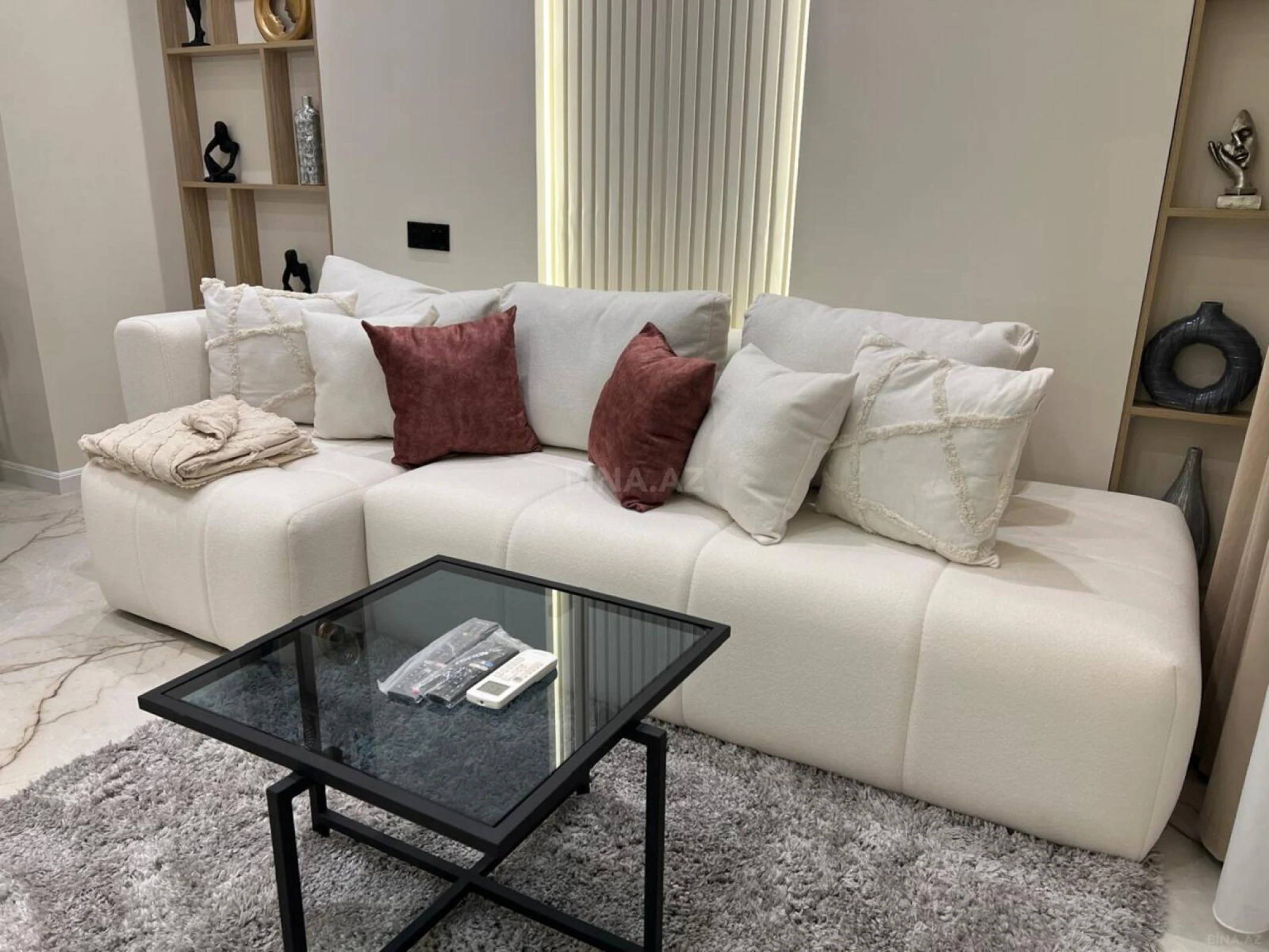 Kirayə verilir 2 otaqlı mənzil 80 m²