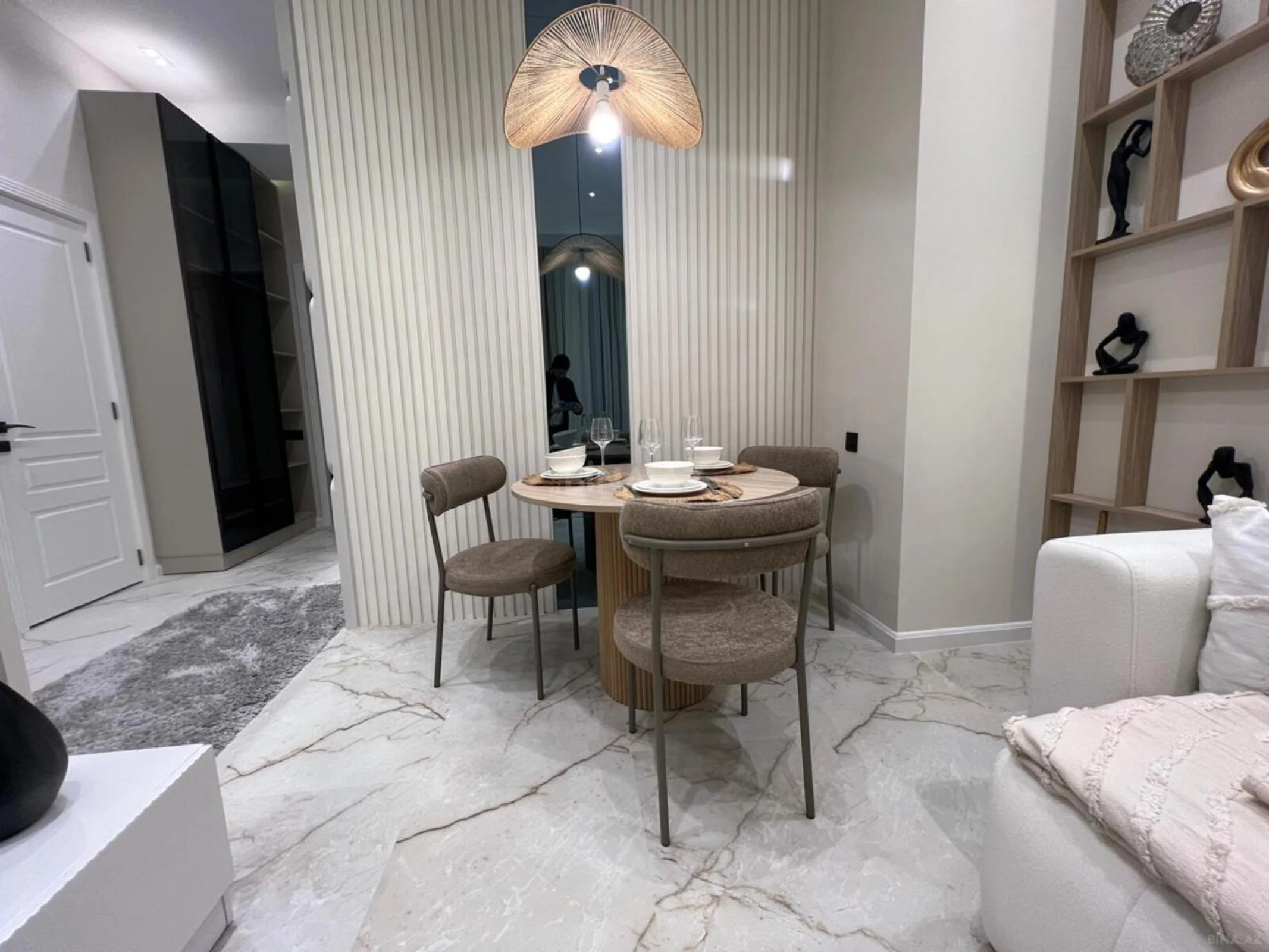 Kirayə verilir 2 otaqlı mənzil 80 m²