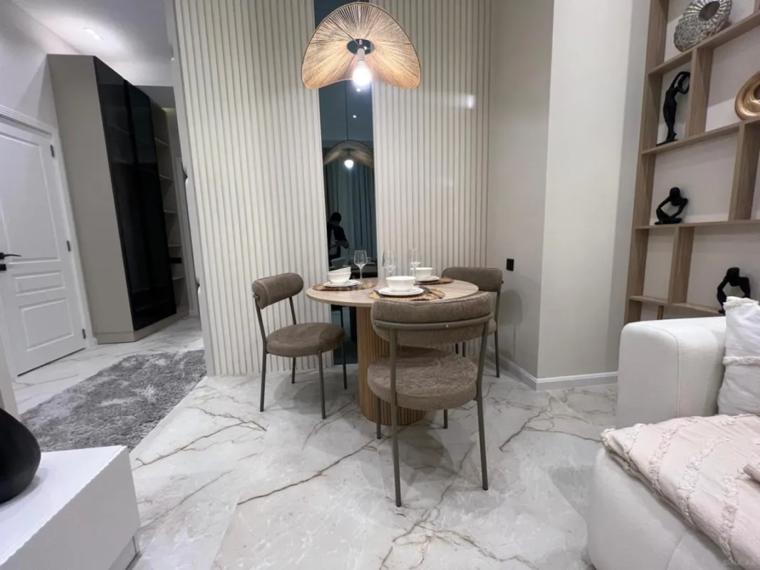 Kirayə verilir 2 otaqlı mənzil 80 m²