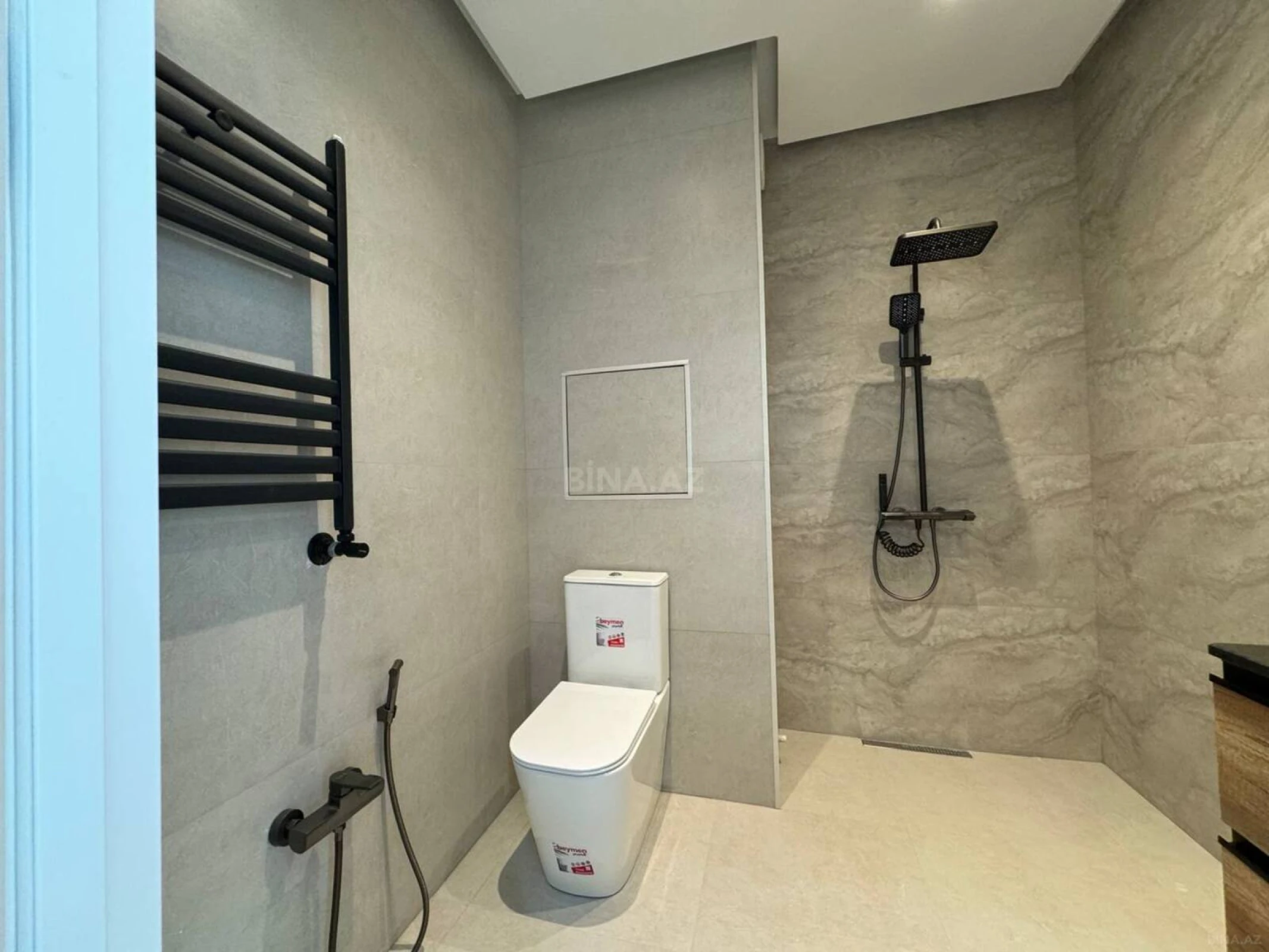 Satılır 5 otaqlı mənzil 110 m²