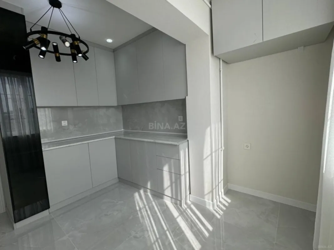 Satılır 5 otaqlı mənzil 110 m²