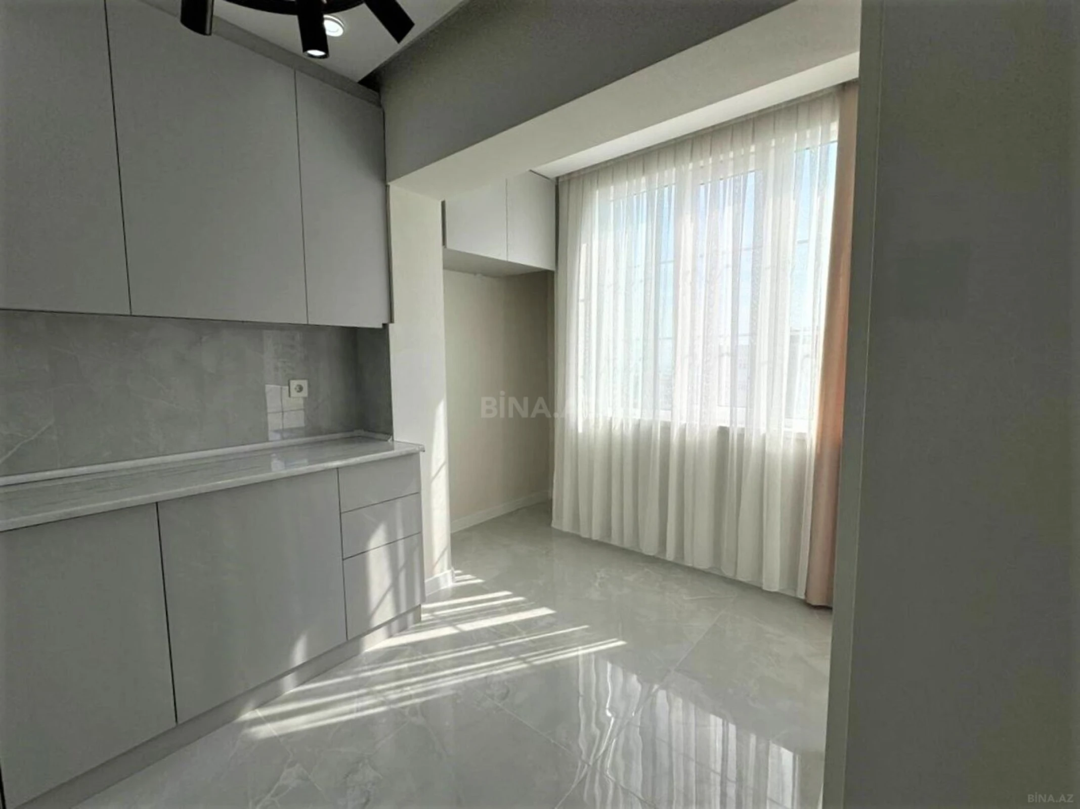 Satılır 5 otaqlı mənzil 110 m²
