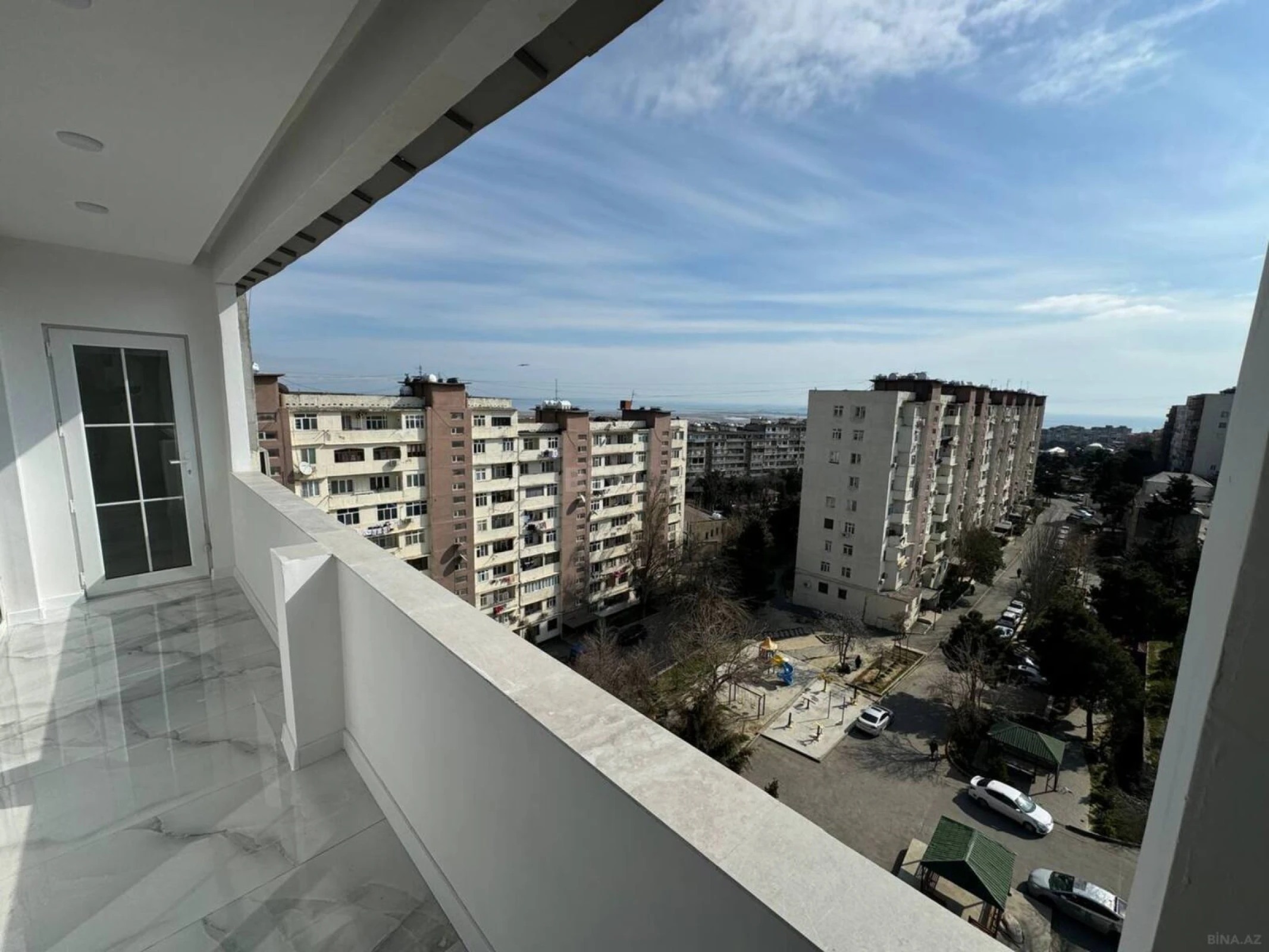 Satılır 5 otaqlı mənzil 110 m²