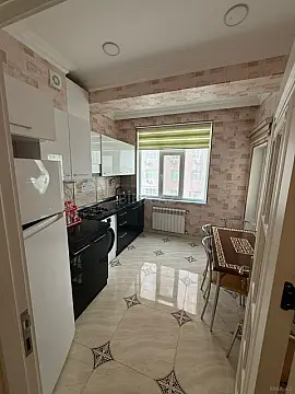 Kirayə verilir 2 otaqlı mənzil 95 m²